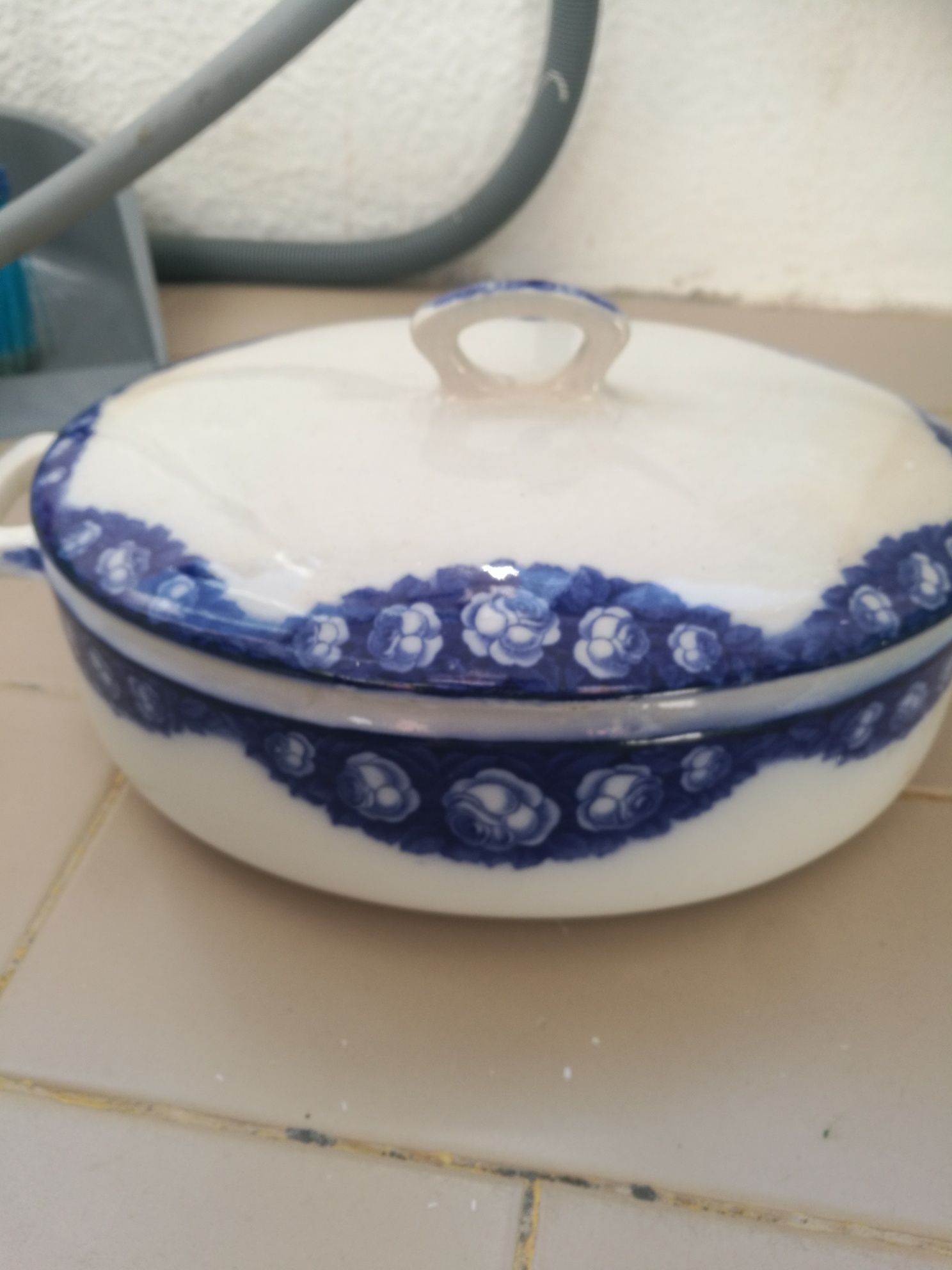 Terrina em fainça vintage