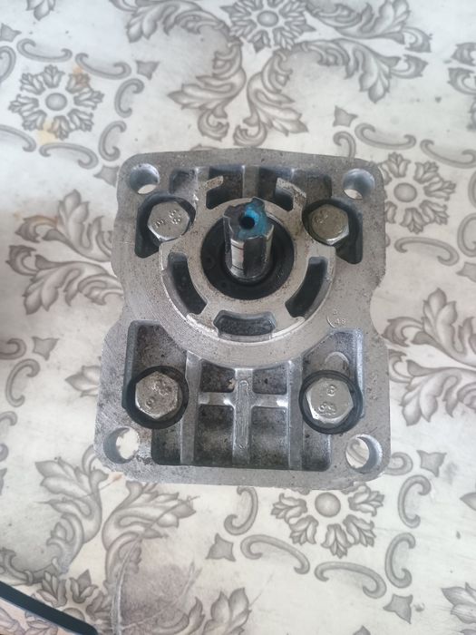 Насос НШ-10 4 шліца правий