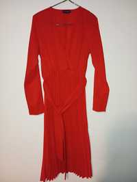 Czerwona sukienka plisowana