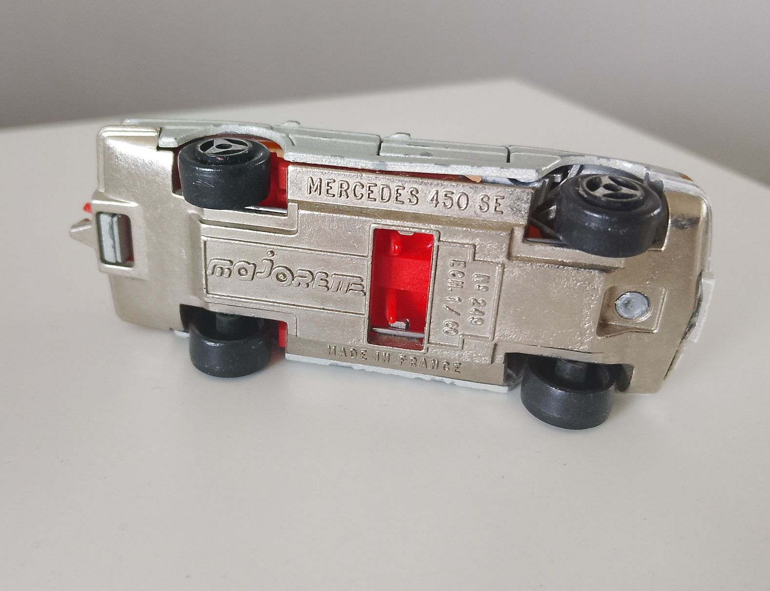 Majorette Mercedes 450 SE stary resorak