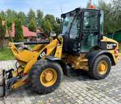 Caterpillar 907H2 rok 2013 4x4 szczeka dzielona  Mala ladowarka cat 907H2 13r rekin, szybkozlacze import UE