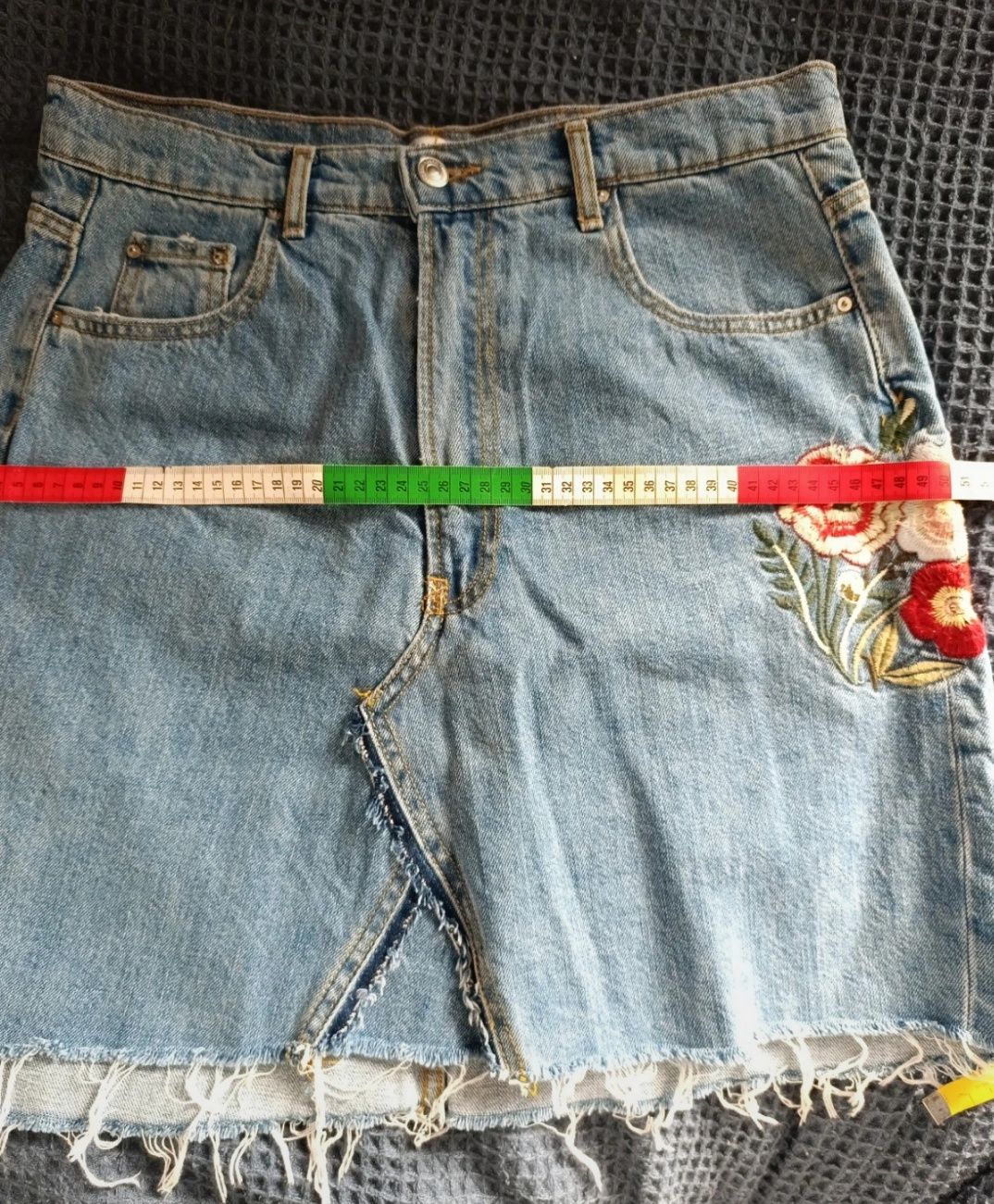 Zara woman premium collection 40 jeansowa spódnica z haftem