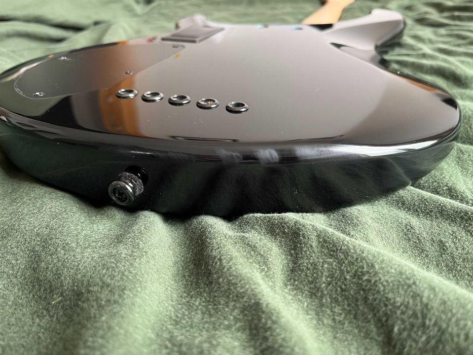Gitara basowa Cort C5 BK Deluxe 5 strun - świetny stan