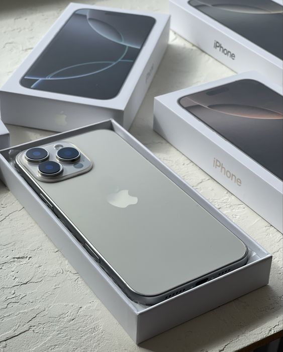 Apple box для iPhone 16 серії