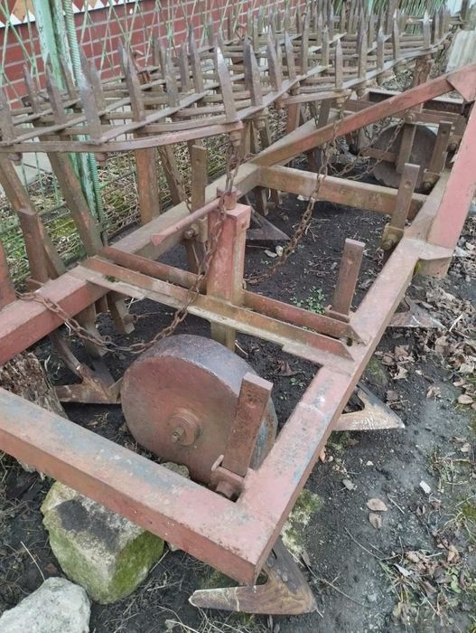 Плуг трохкорпусний 3-30 та культиватор до трактора МТЗ чи ЮМЗ