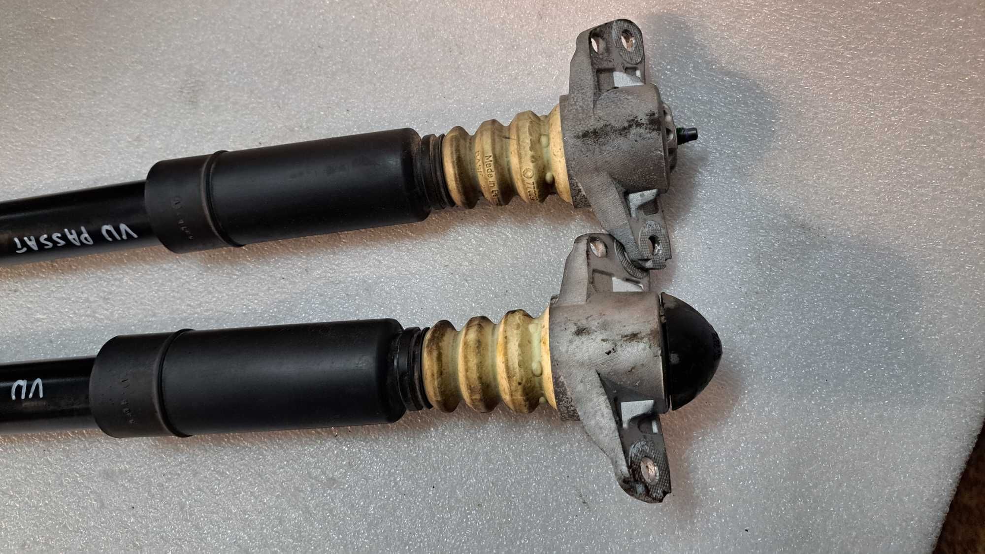 Amortyzatory Bilstein tył Volkswagen Pasat B6 -069 kpl