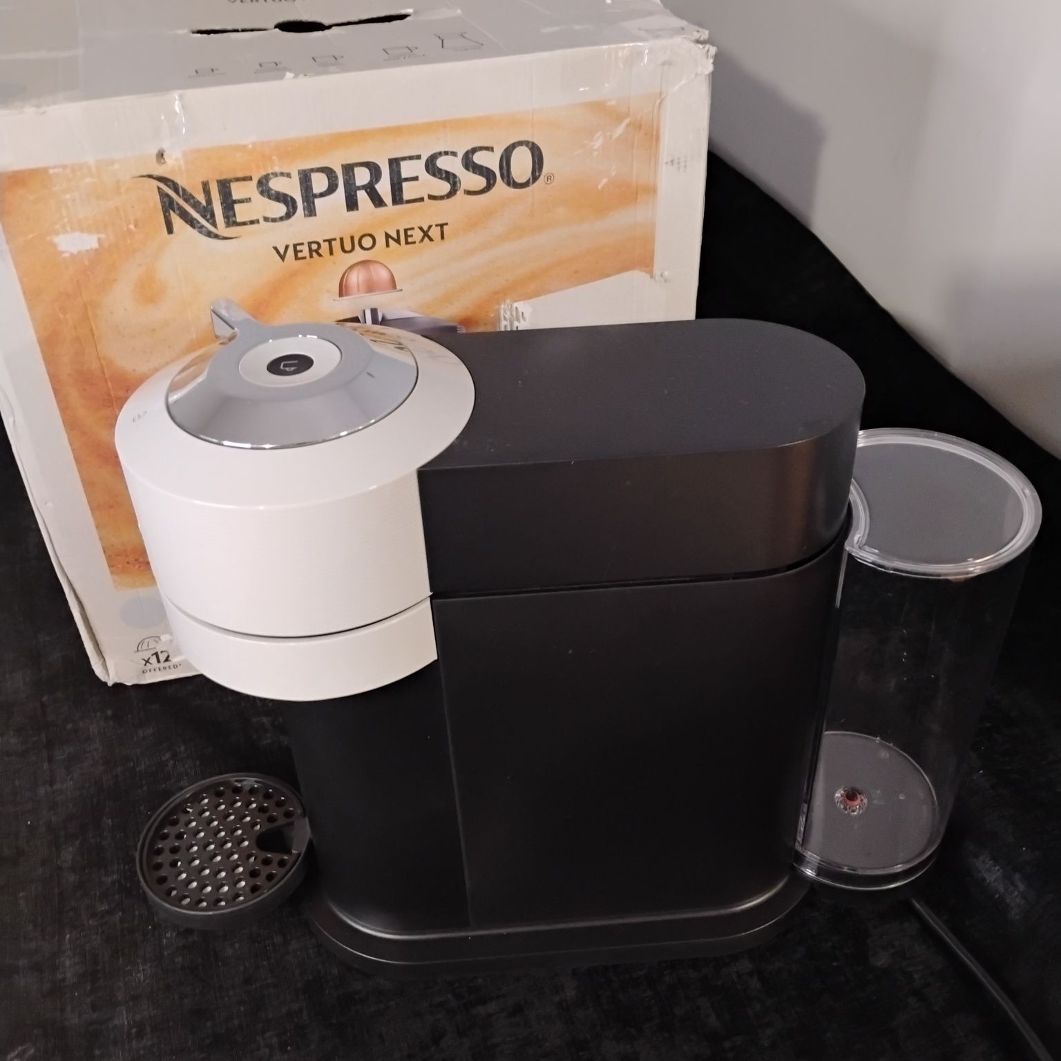 Nowy Express do kawy kapsułowy Nespresso Vertuo Next pojemność  1,1 L