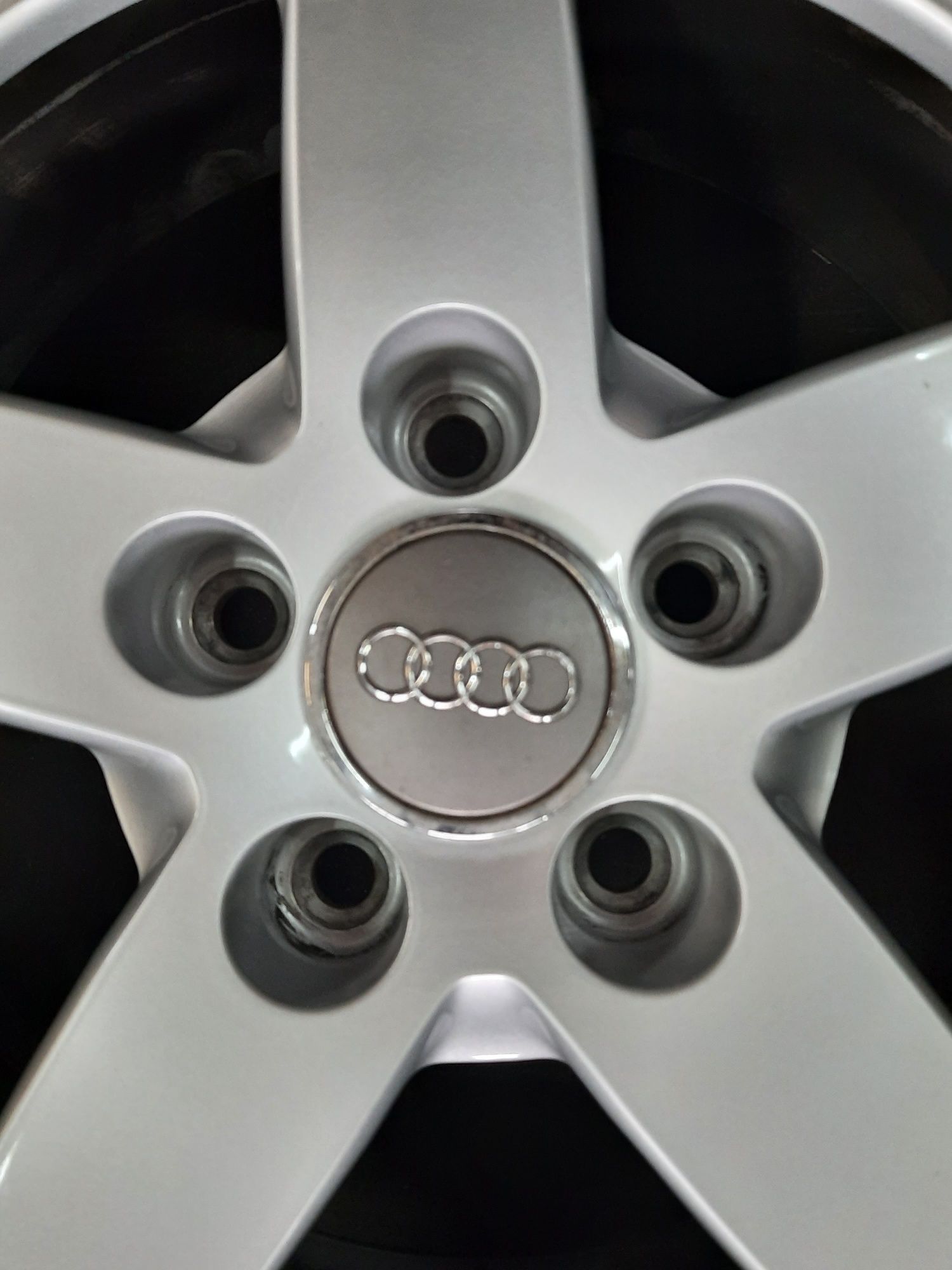 (054) Felgi 16" 5x112 ET 35 7j - Audi