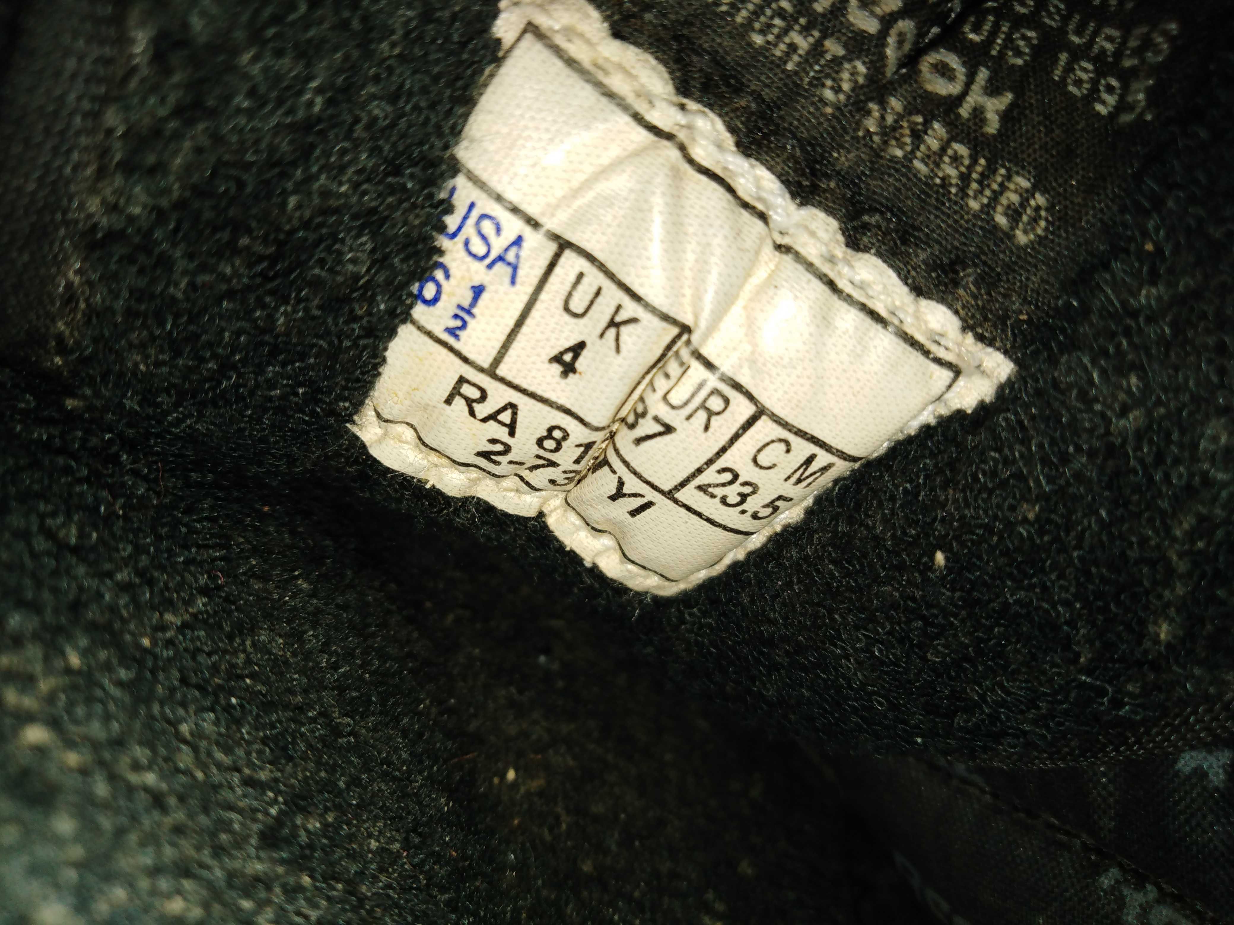Sapatilhas Negras Reebok Classic 37