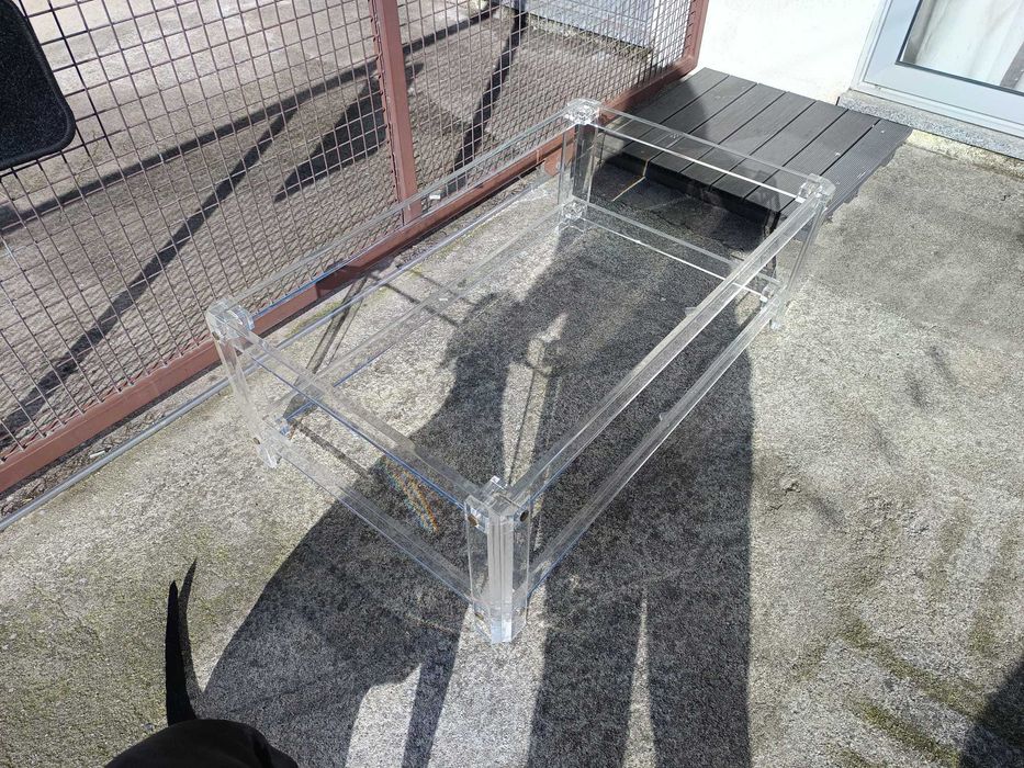 Dou estrutura de mesa de centro em acrílico