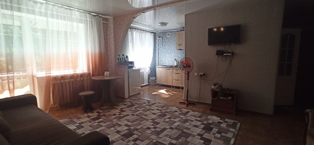 Посуточно 2 ком.квартира р-н Космос , Черёмушки