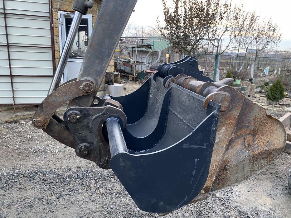 Послуги повноповоротного екскаватора 5т