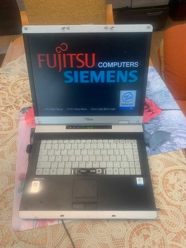 Laptop Fujitsu Siemens uszkodzony