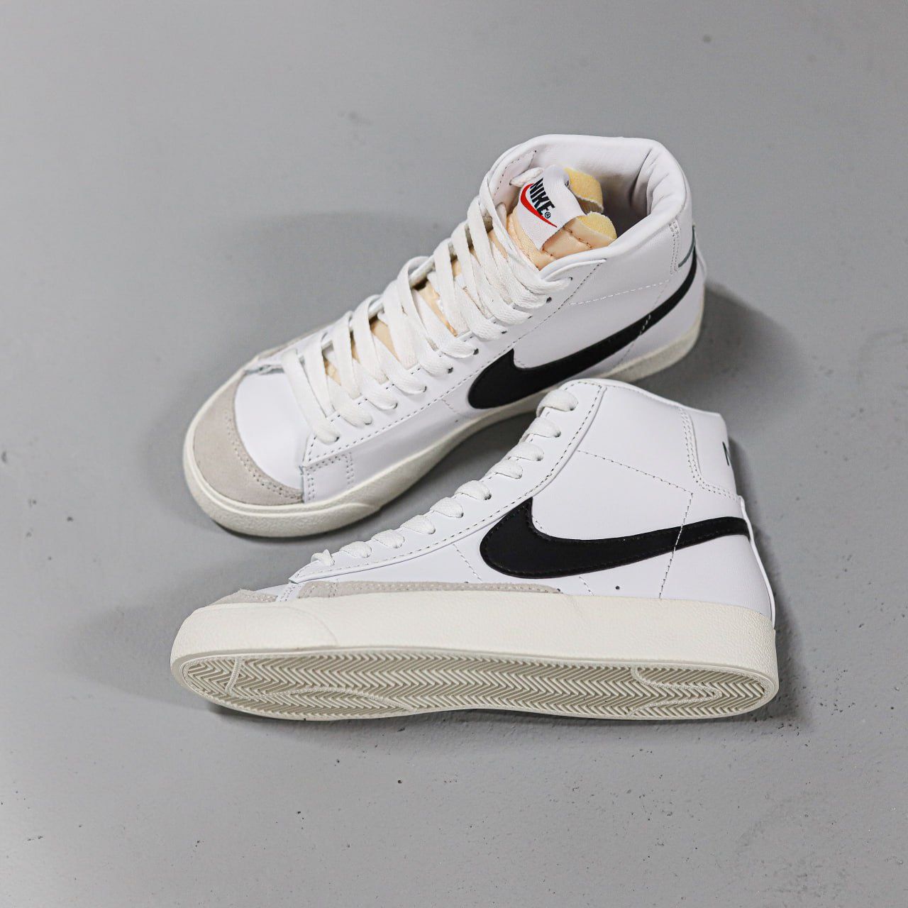 Мужские кроссовки  Nike Blazer Mid 77 Vintage White Black