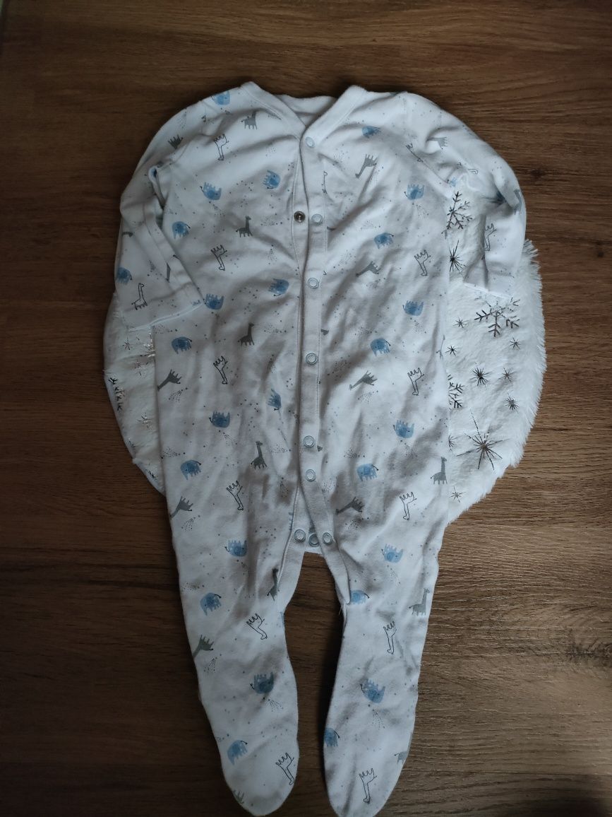Pajacyk, stan bdb, 100 procent bawełny 
Stan bdb
6-9m
100 procent bawe