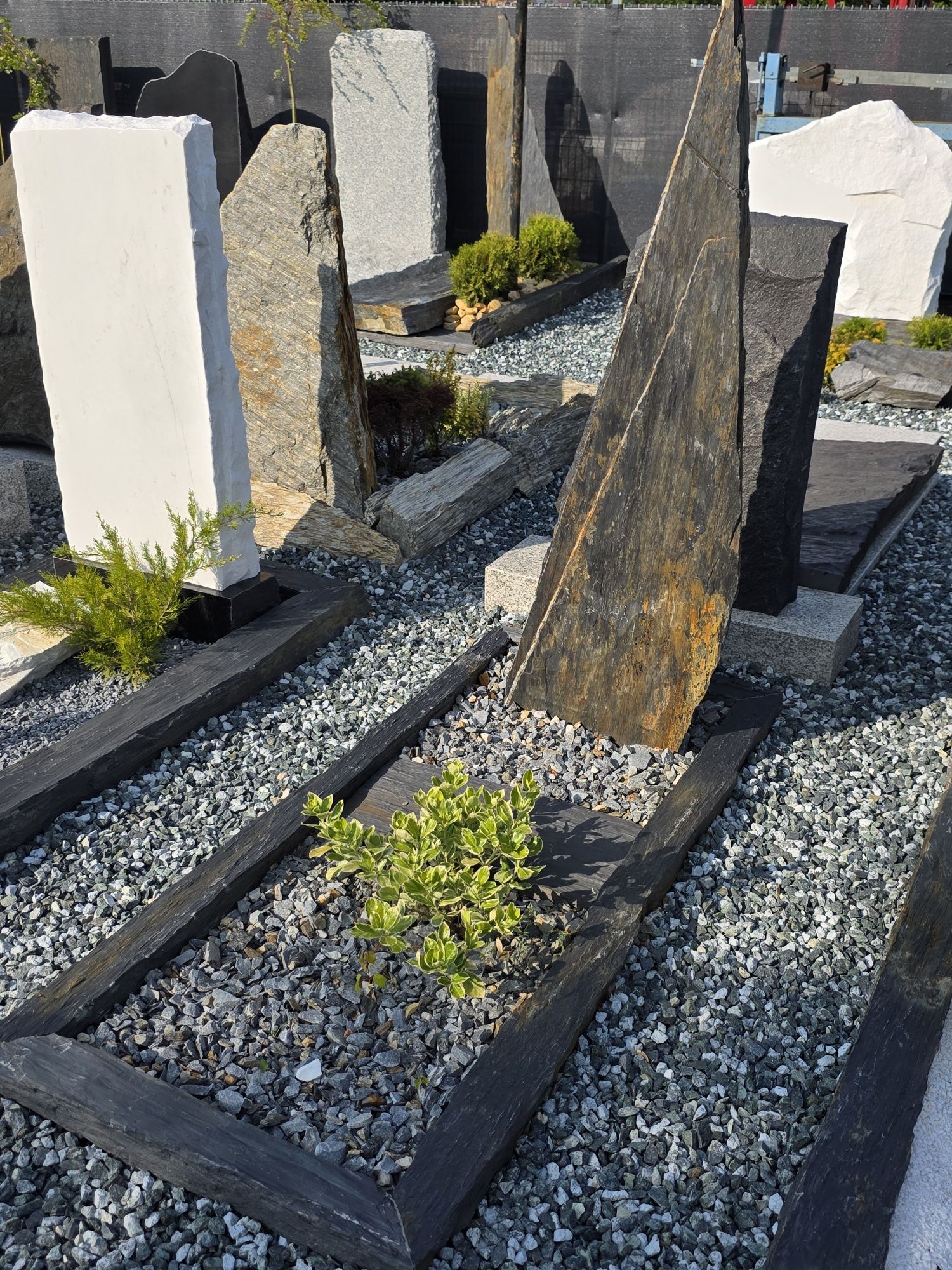Nagrobek , pomnik artystyczny skałkowy