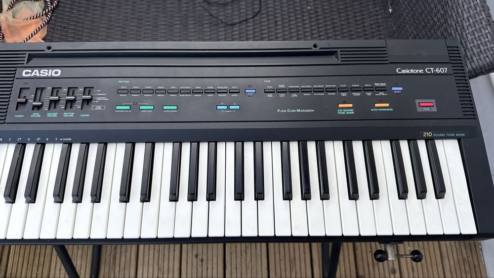 Teclado Casiotone CT-607