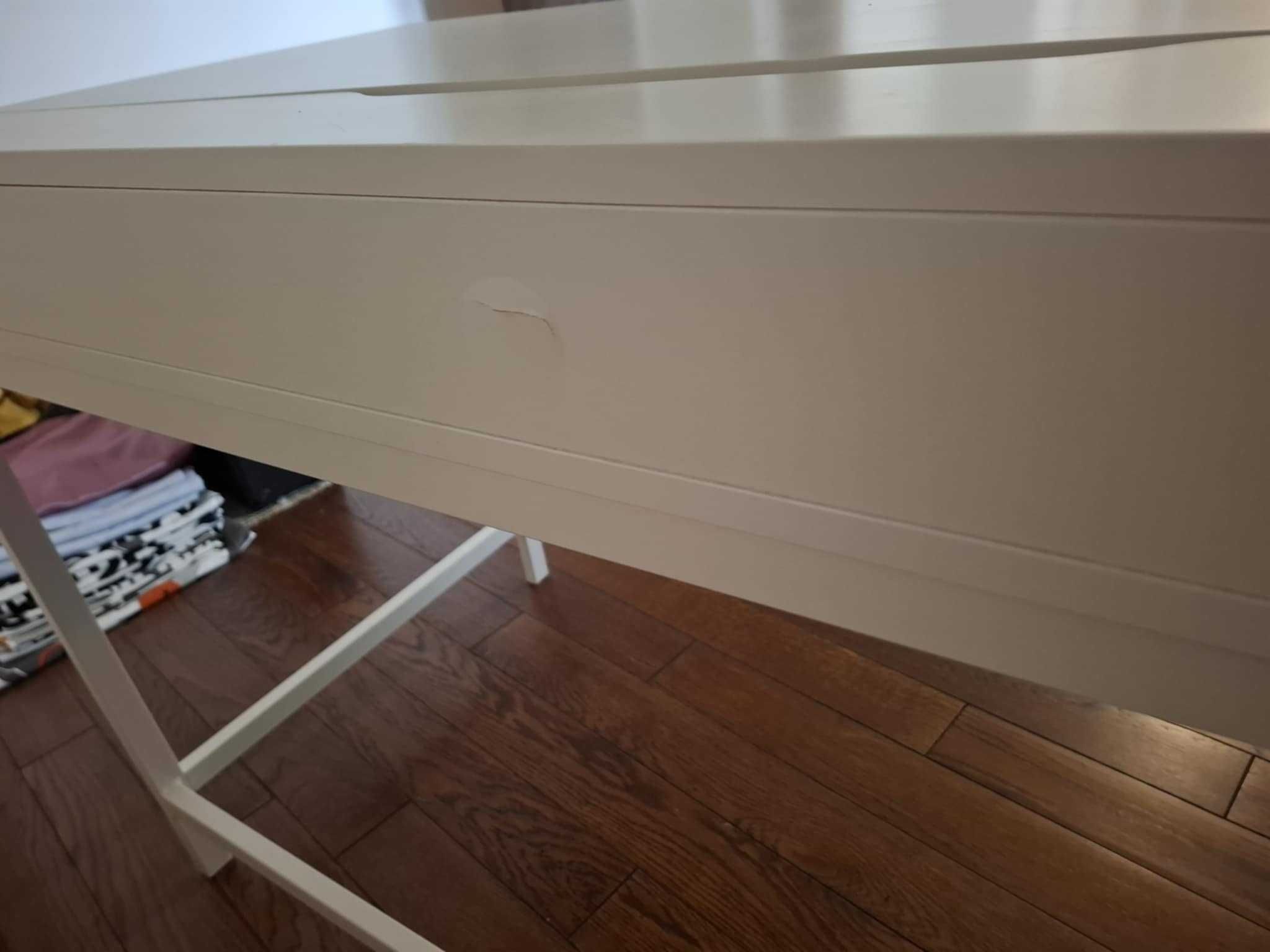 Sprzedam białe biurko IKEA