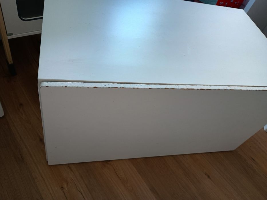 Banco/Baú de cor branco  IKEA