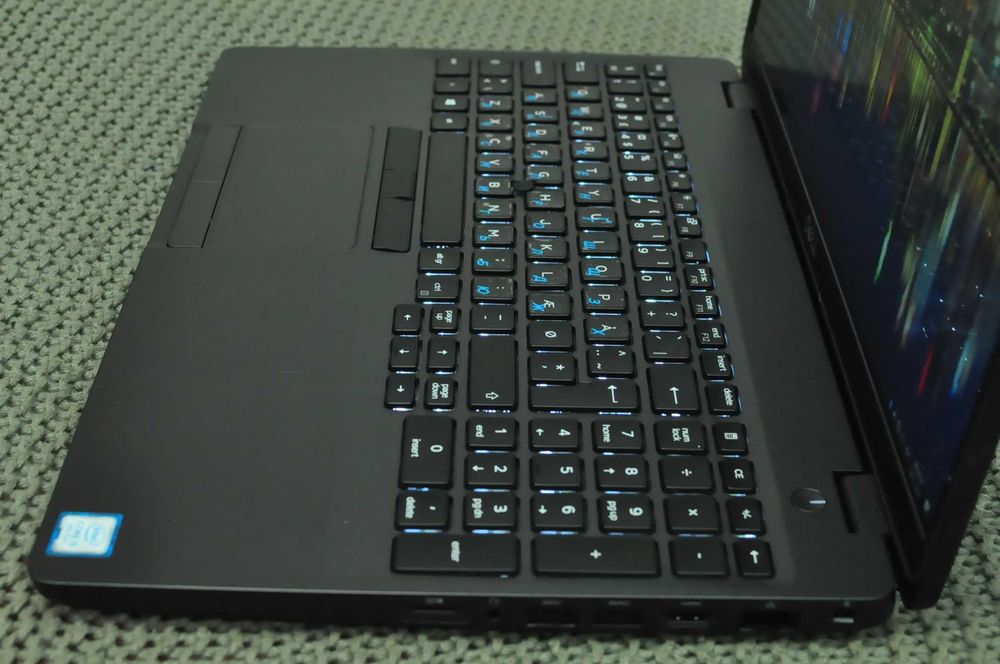 Игровой ноутбук  Dell Drecision 3541 (Core i5/32GB DDR4/512 SSD/