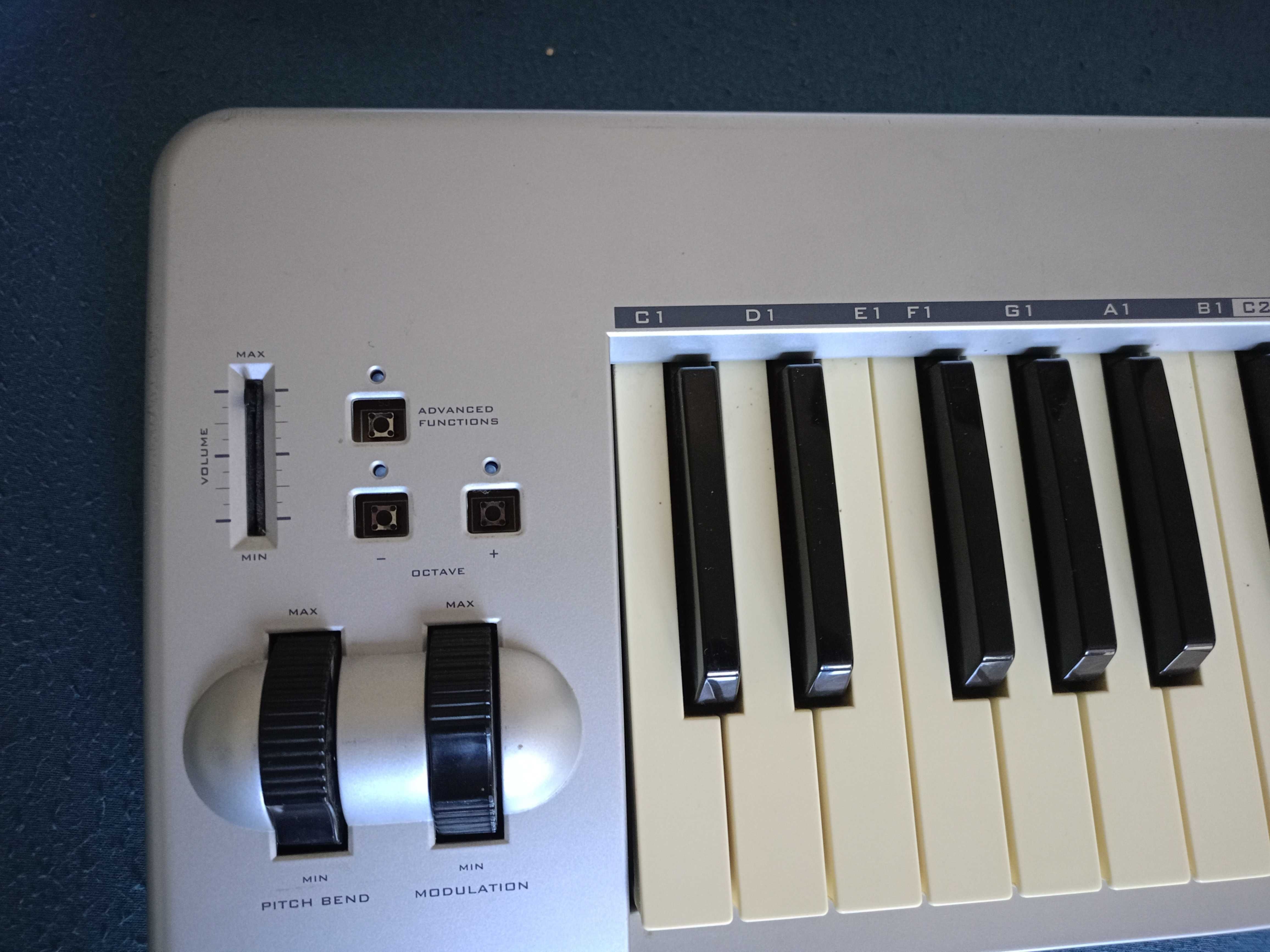 Keyboard MIDI M-Audio 61 es