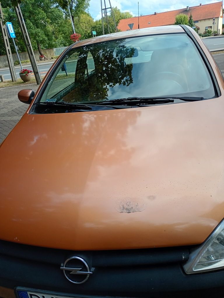 Sprzedam Opla Corsę C 2002 r.
