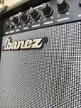 Amplificador Marca "Ibanez" - IBZ10