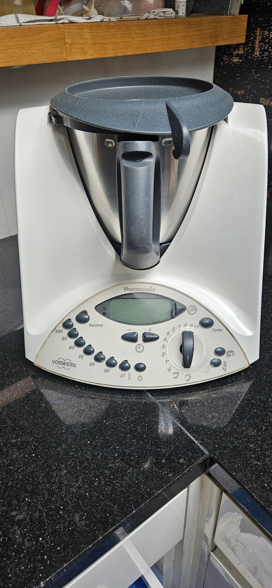 Thermomix TM31 z akcesoriami + książka