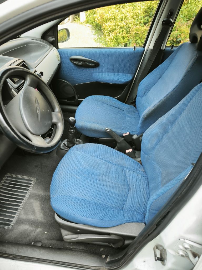 Fiat Punto 1.2 2000 Gasolina