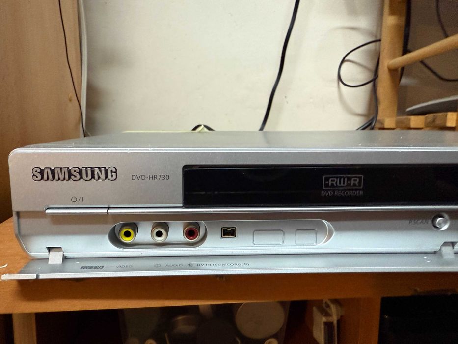 Nagrywarka Samsung DVD-HR 730