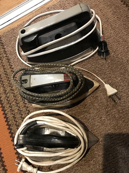 Гирі вагові, утюг антикваріат та звичайний електричний