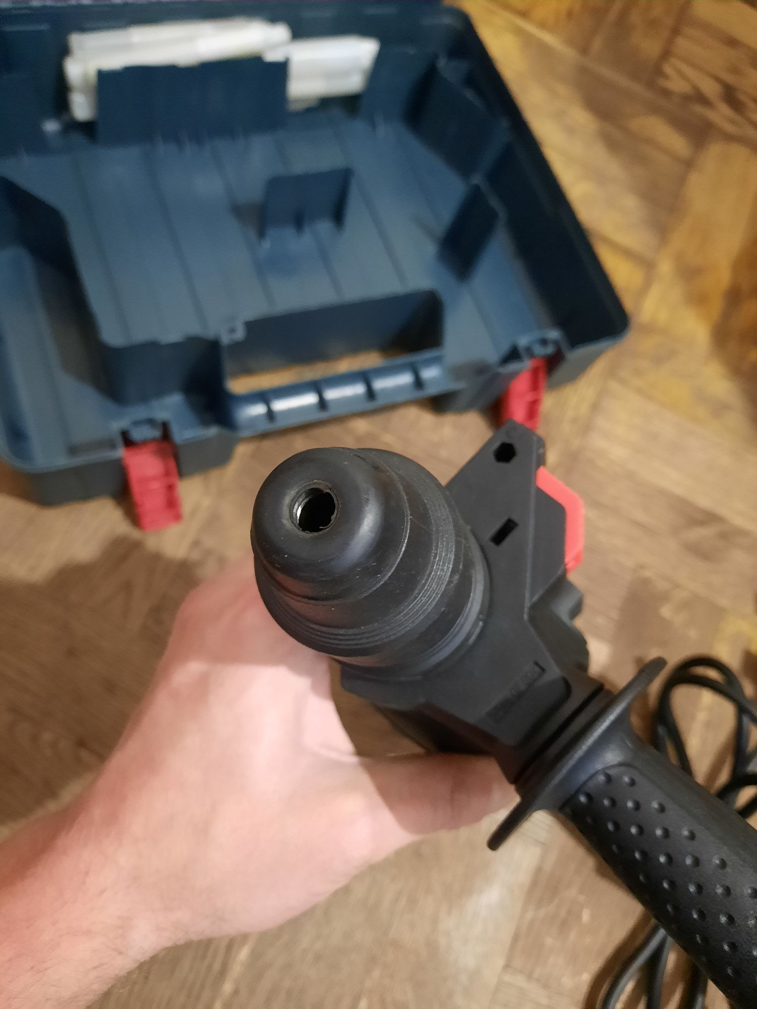 Новий!!Перфоратор Bosch GBH 2-26 DFR,800вт,2.7дж,дод.патрон