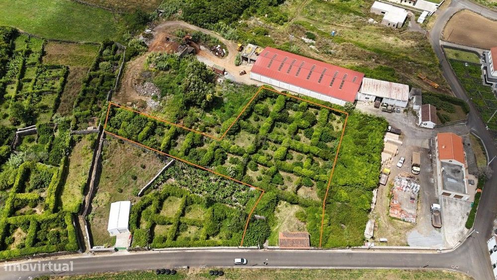 Fantástica quinta com área total de 2541m2, ilha Graciosa