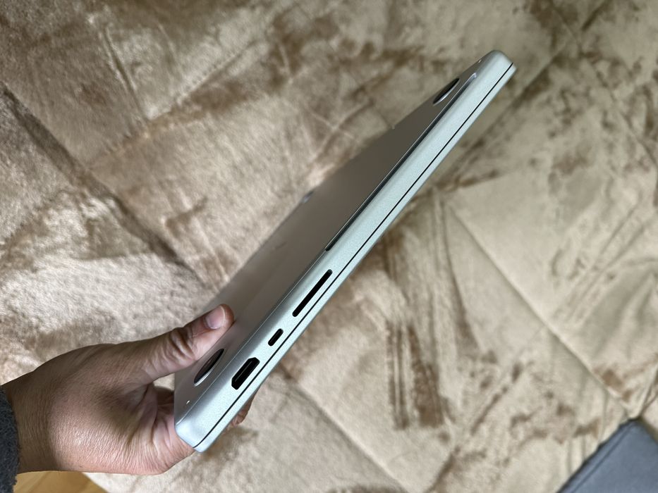 Macbook pro 16” m1 32gb ram 1tb ssd