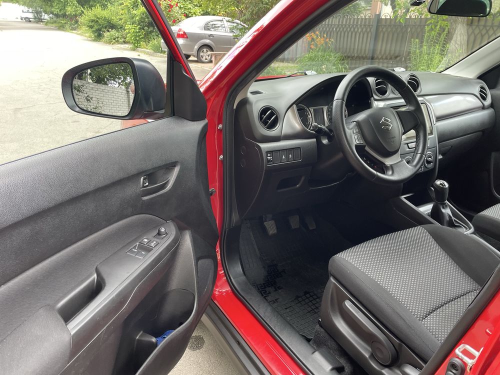 Продам Suzuki Vitara 2019 года идеал по хорошей цене