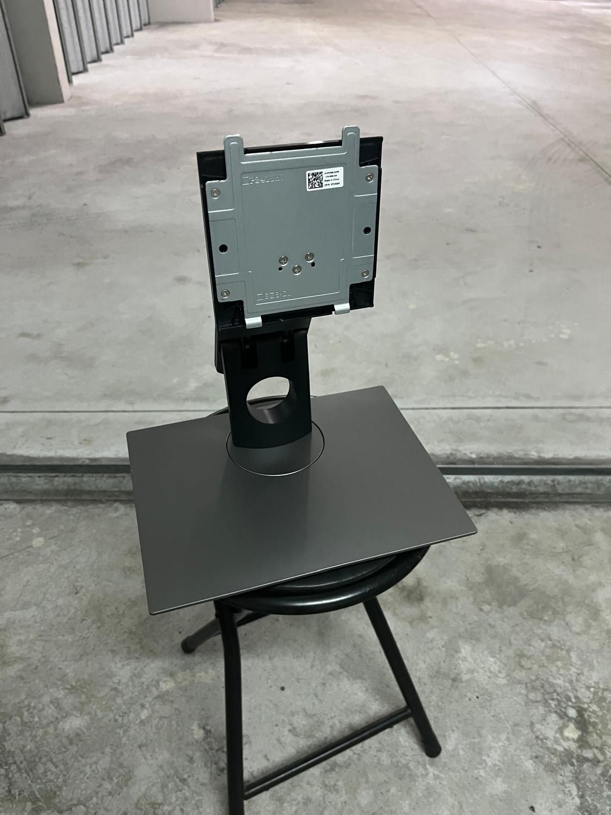 Base Monitor Dell - Pratica e Discreta