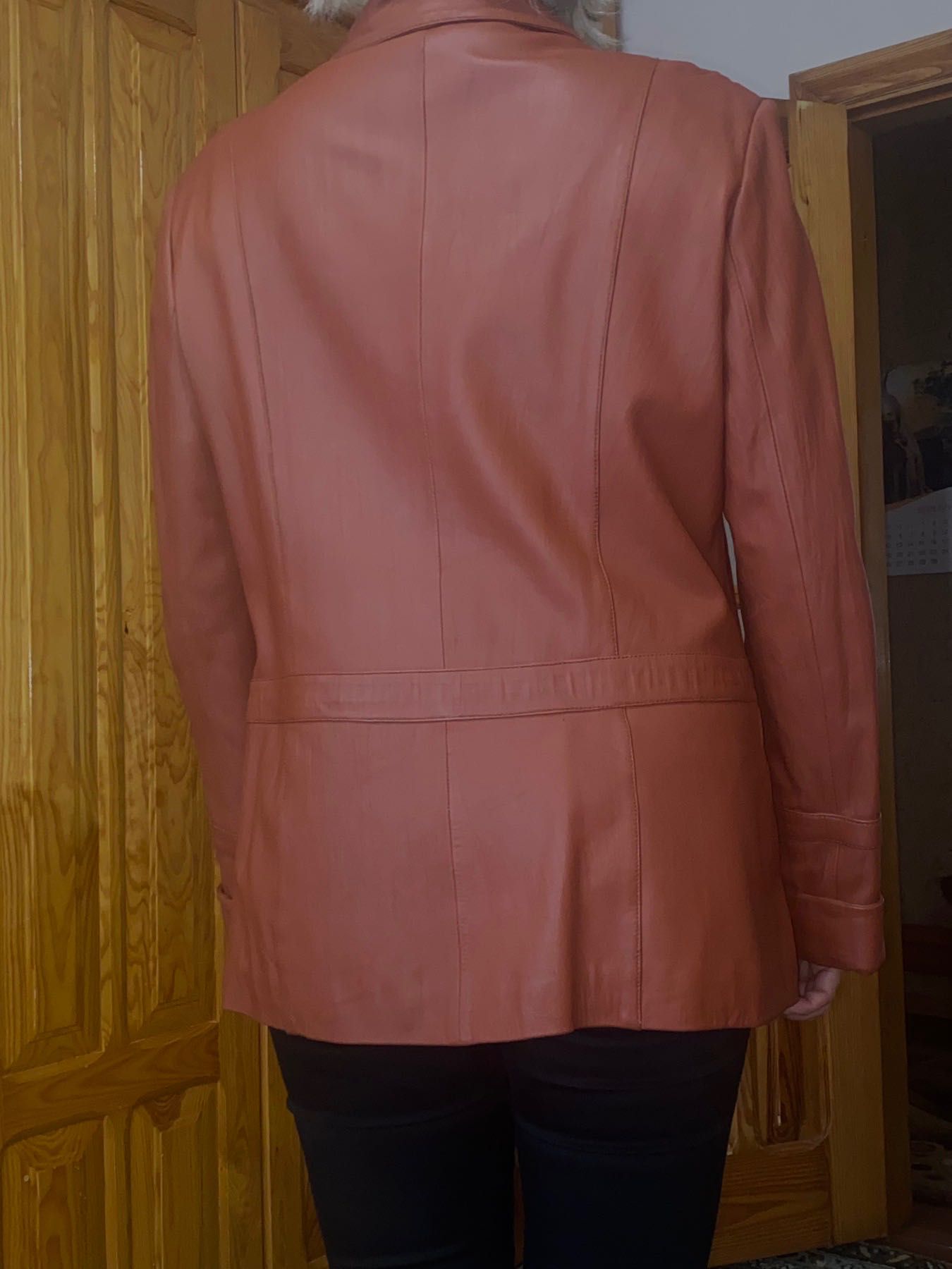 Кожаный женский пиджак