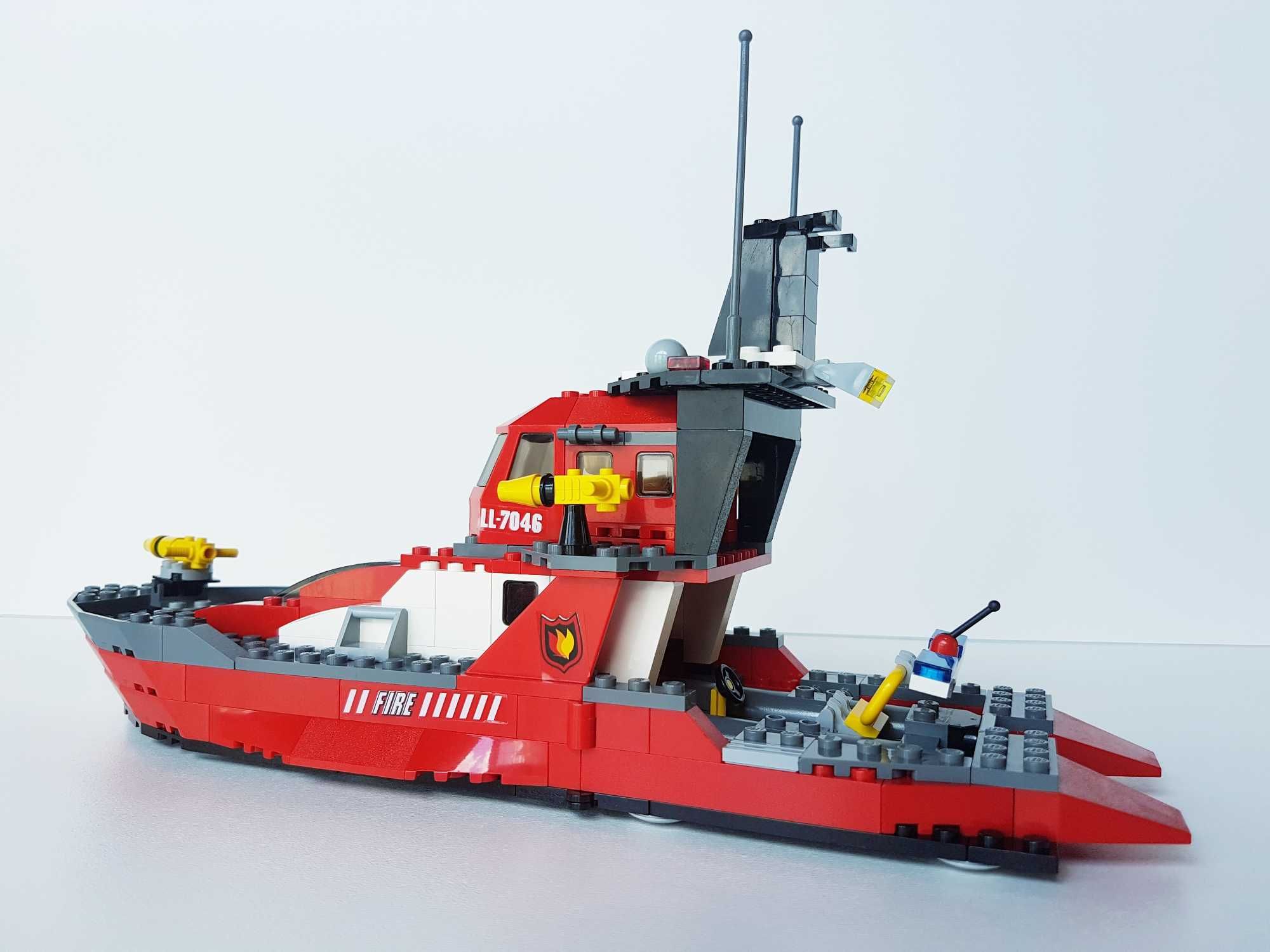 LEGO City 7046 Fire Command Craft