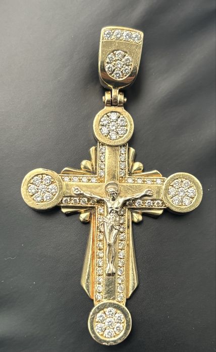Хрест із діамантами