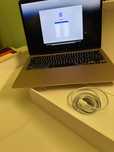 MacBook Air M1, różowe złoto