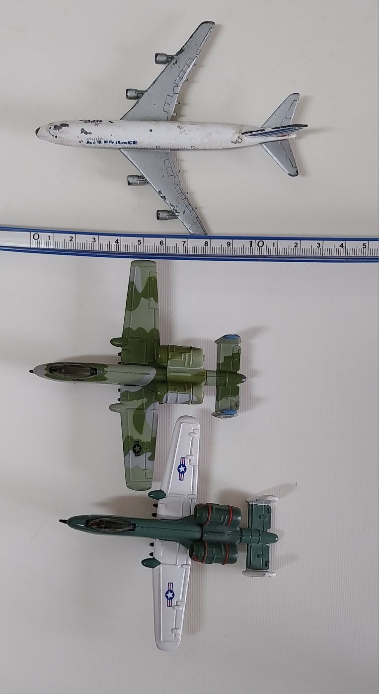 Lote de 3 miniaturas de aviões Matchbox e Schabak