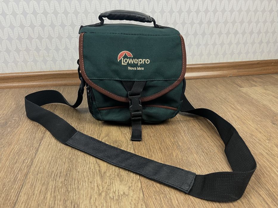 Сумка lowepro nova mini зелена для фотоапарата зелена lowe alpine