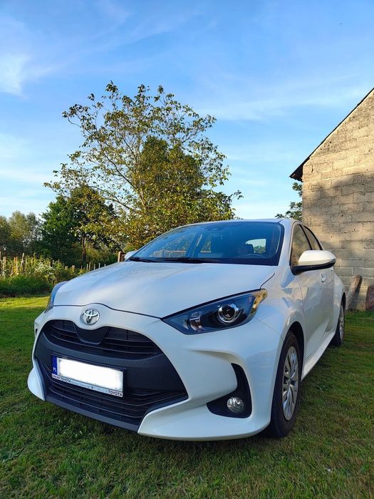 Toyota Yaris ⚪