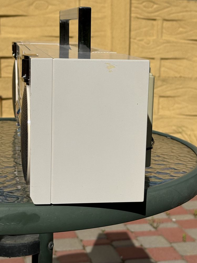 Продам магнитоллу Sharp QT 88