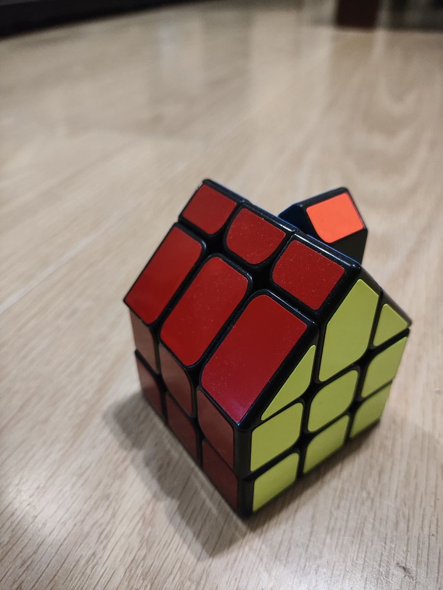 Продам кубик Рубика 3*3*3 хатка
