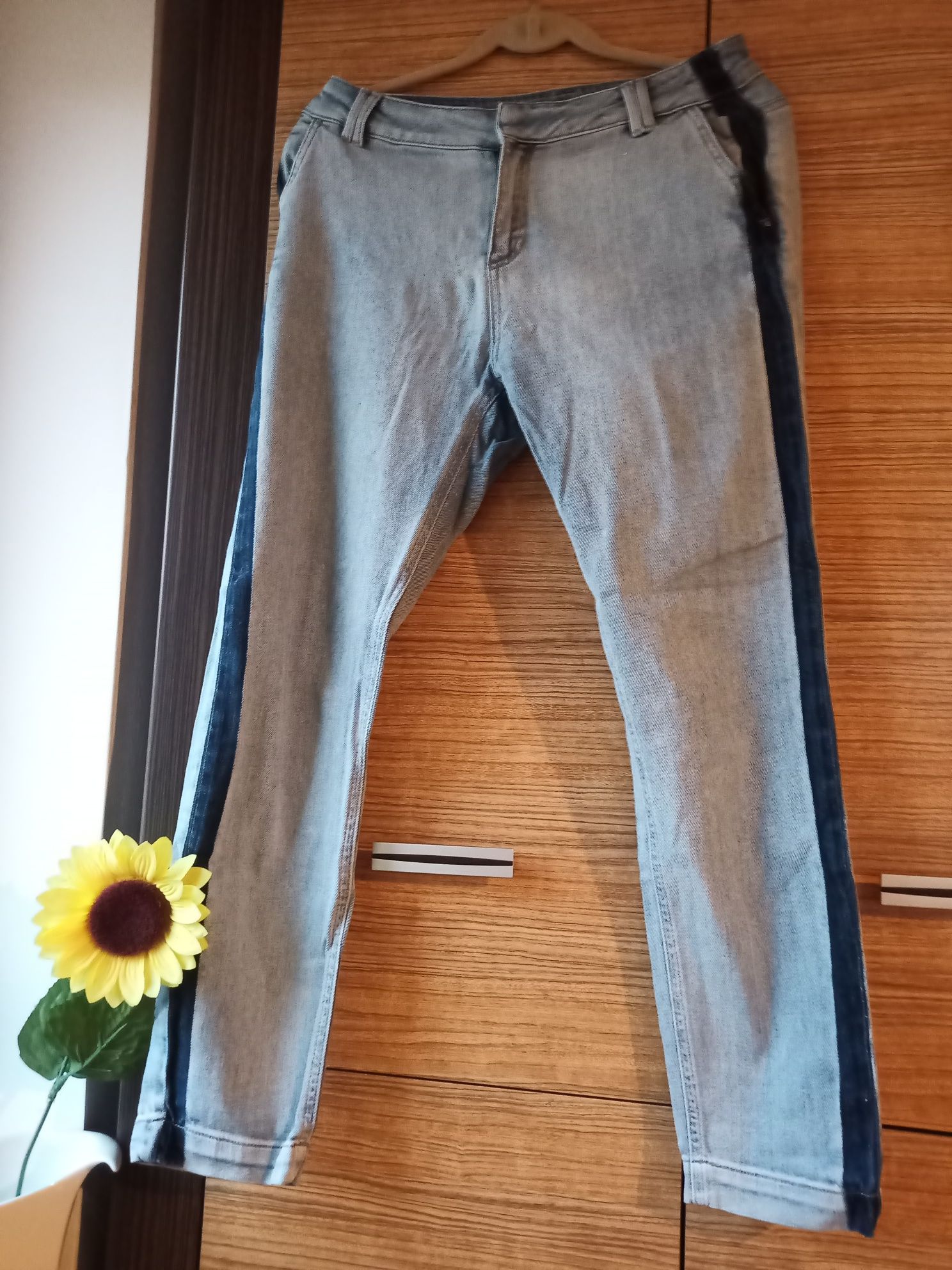 Damskie dżinsy jeansy dopasowane 29 aako