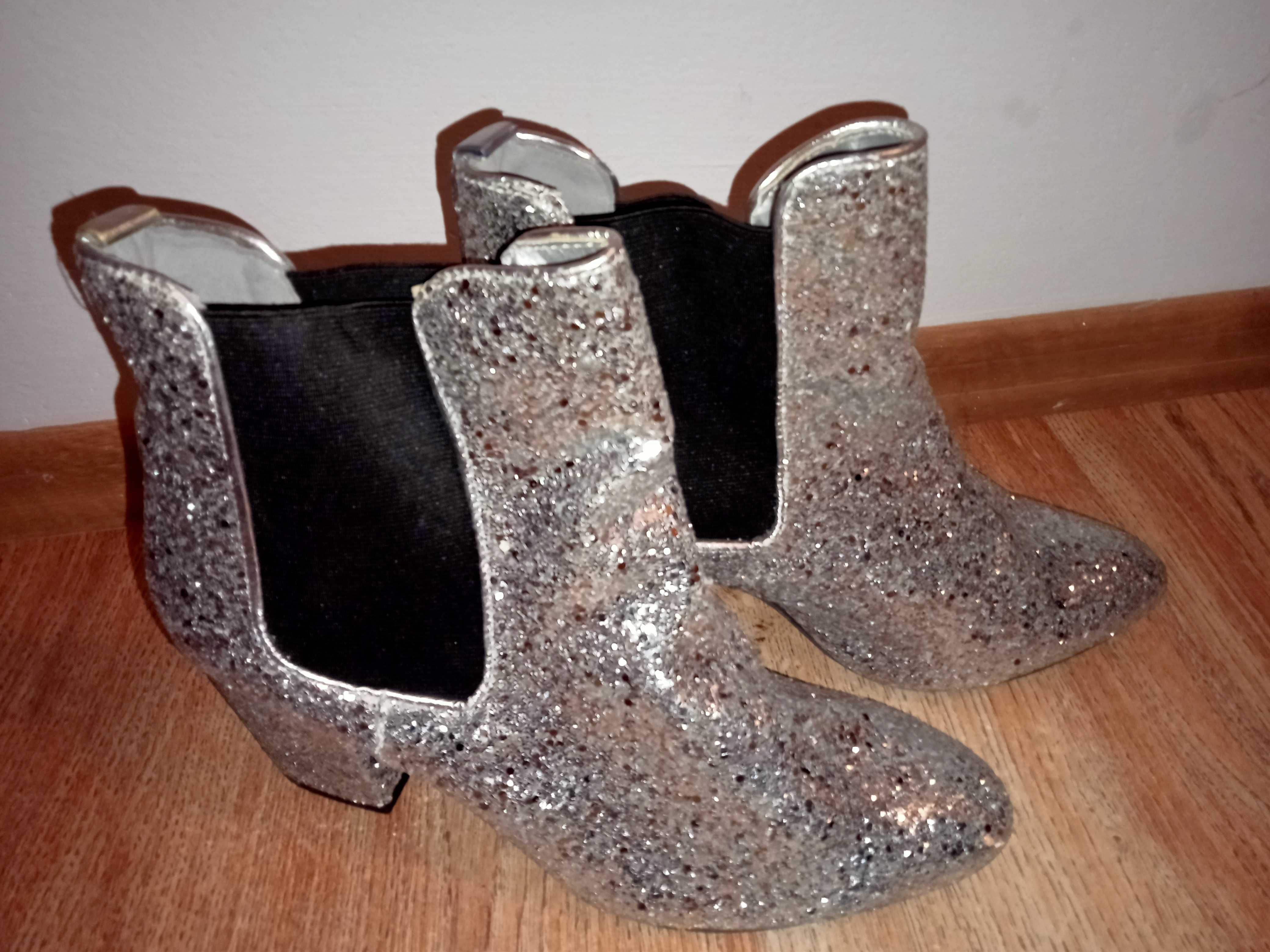 NOWE srebrne botki damskie.