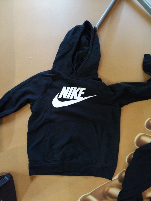 Czarna bluza nike