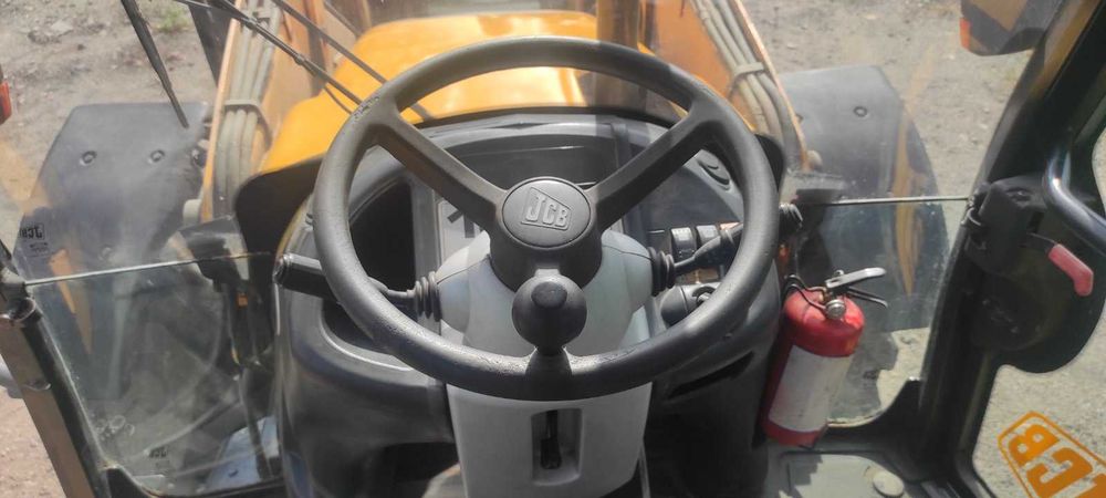 Продам экскаватор погрузчик JCB 4CX