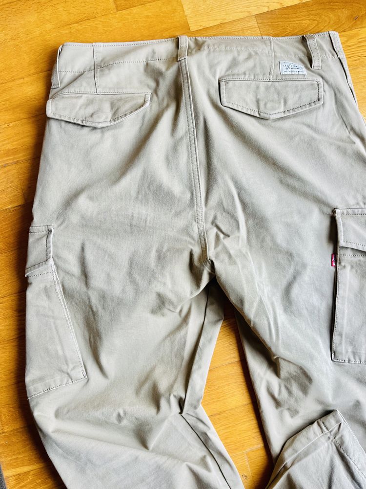 Calças Levis XX Cargo Slim  tam 32 USA / 42 EU